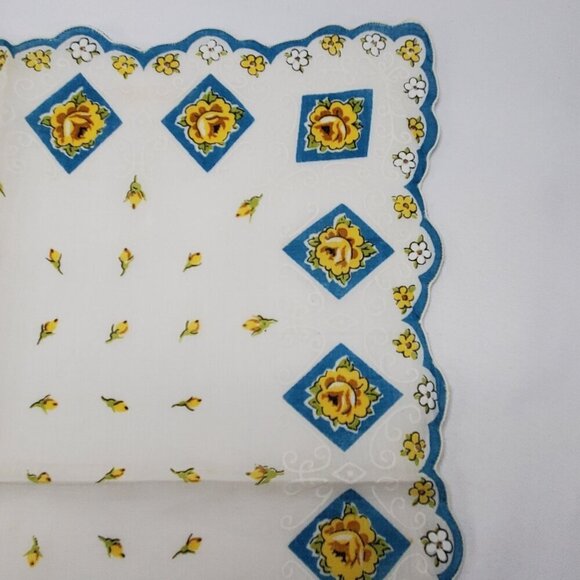 VTG Floral Yellow Rose Handkerchief Hand Rolled Scalloped Edge Womans Hankie - Picture 7 of 10